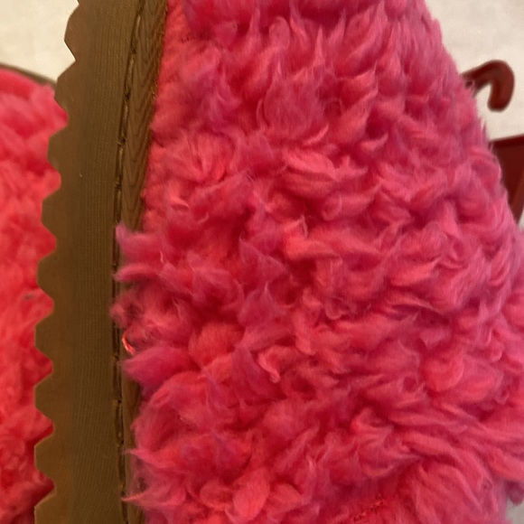 Pink Ladies Slippers - Picture 5 of 6